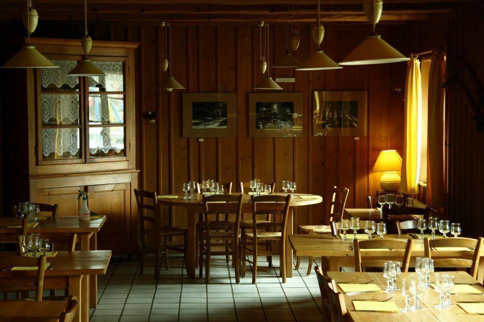 Auberge De La Perdrix Hauterive-la-Fresse Экстерьер фото