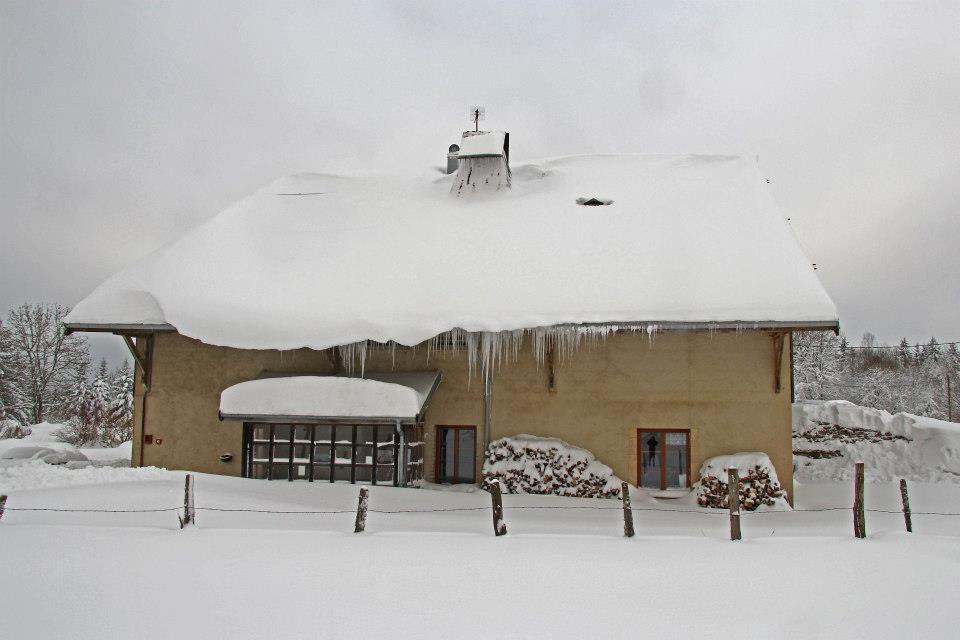 Auberge De La Perdrix Hauterive-la-Fresse Экстерьер фото
