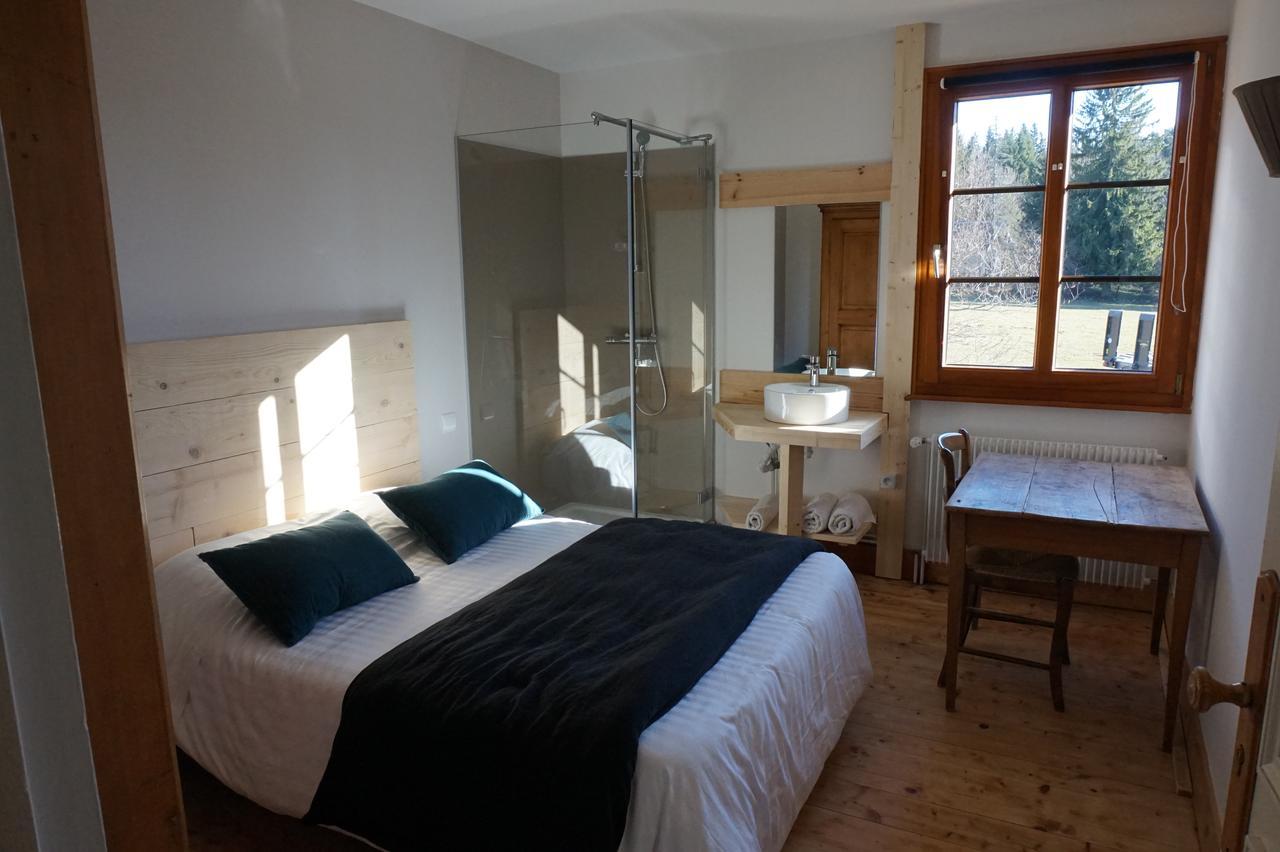 Auberge De La Perdrix Hauterive-la-Fresse Экстерьер фото