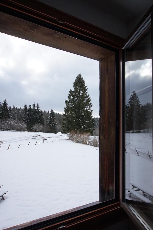 Auberge De La Perdrix Hauterive-la-Fresse Экстерьер фото