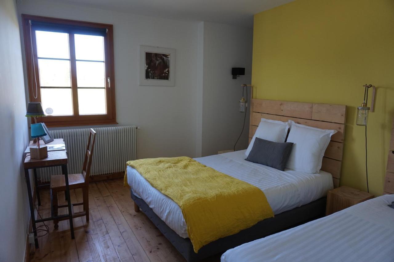Auberge De La Perdrix Hauterive-la-Fresse Экстерьер фото