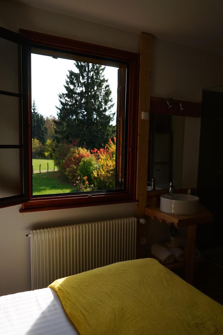 Auberge De La Perdrix Hauterive-la-Fresse Экстерьер фото